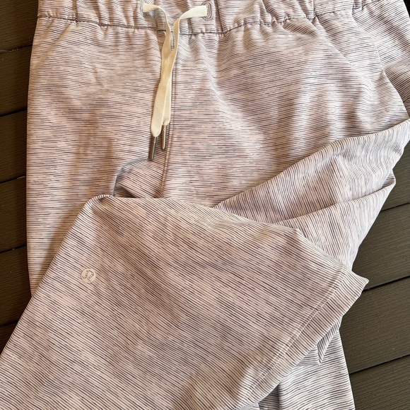 Lululemon On-the-fly Pants 12 - Picture 6 of 8